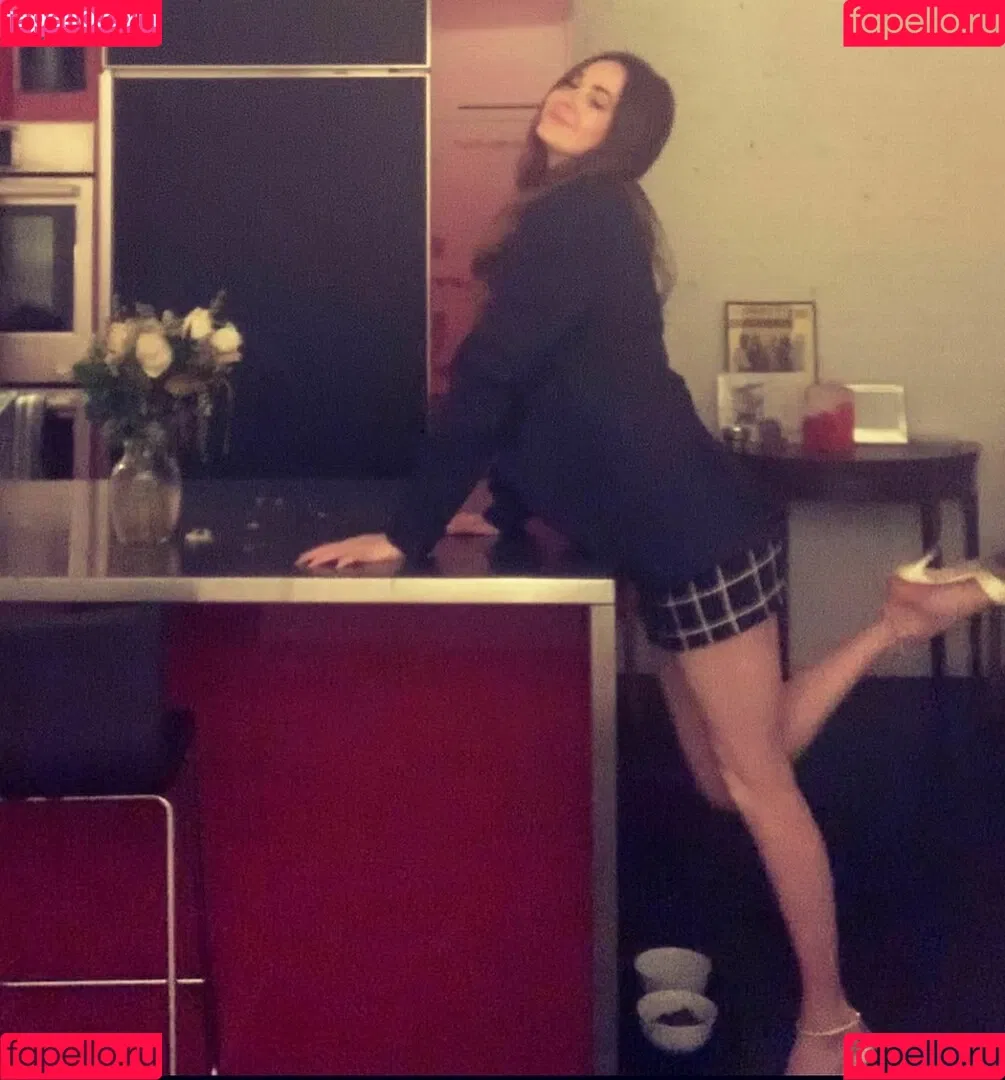 Karen Gillan / karengillan Onlyfans Photo Gallery 