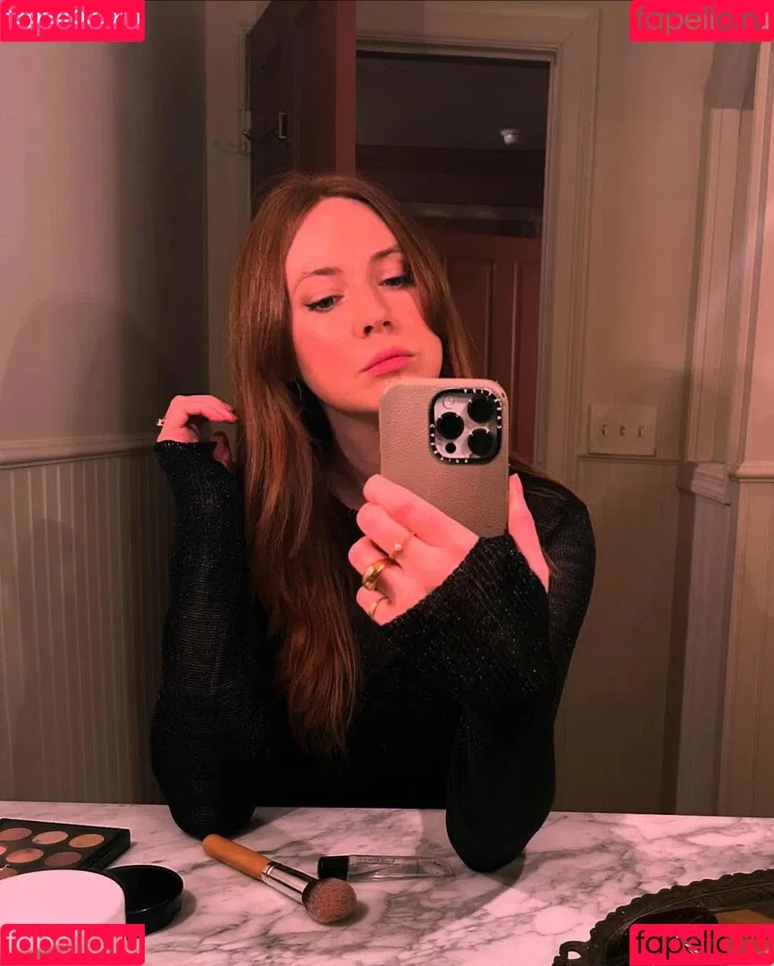 Karen Gillan / karengillan Onlyfans Photo Gallery 