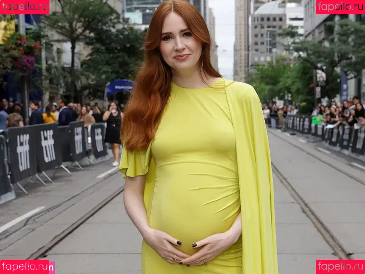 Karen Gillan / karengillan Onlyfans Photo Gallery 