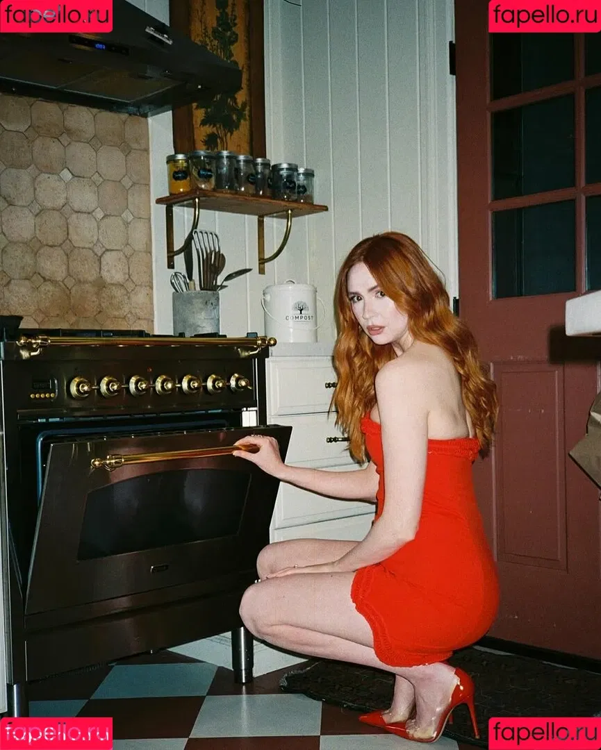Karen Gillan / karengillan Onlyfans Photo Gallery 
