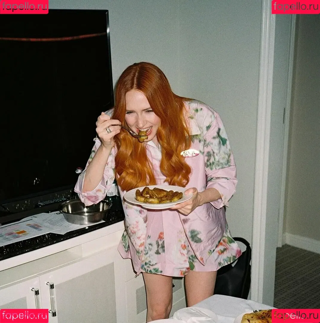 Karen Gillan / karengillan Onlyfans Photo Gallery 