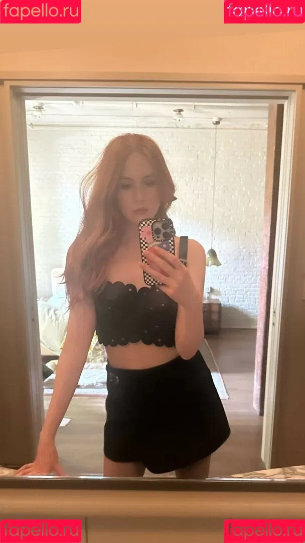 Karen Gillan / karengillan Onlyfans Photo Gallery 