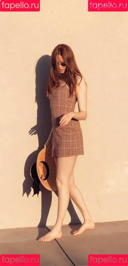 Karen Gillan / karengillan Onlyfans Photo Gallery 