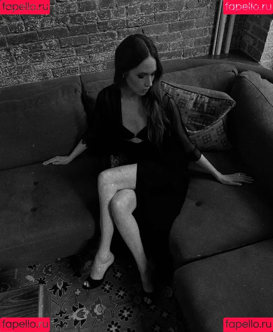 Karen Gillan / karengillan Onlyfans Photo Gallery 