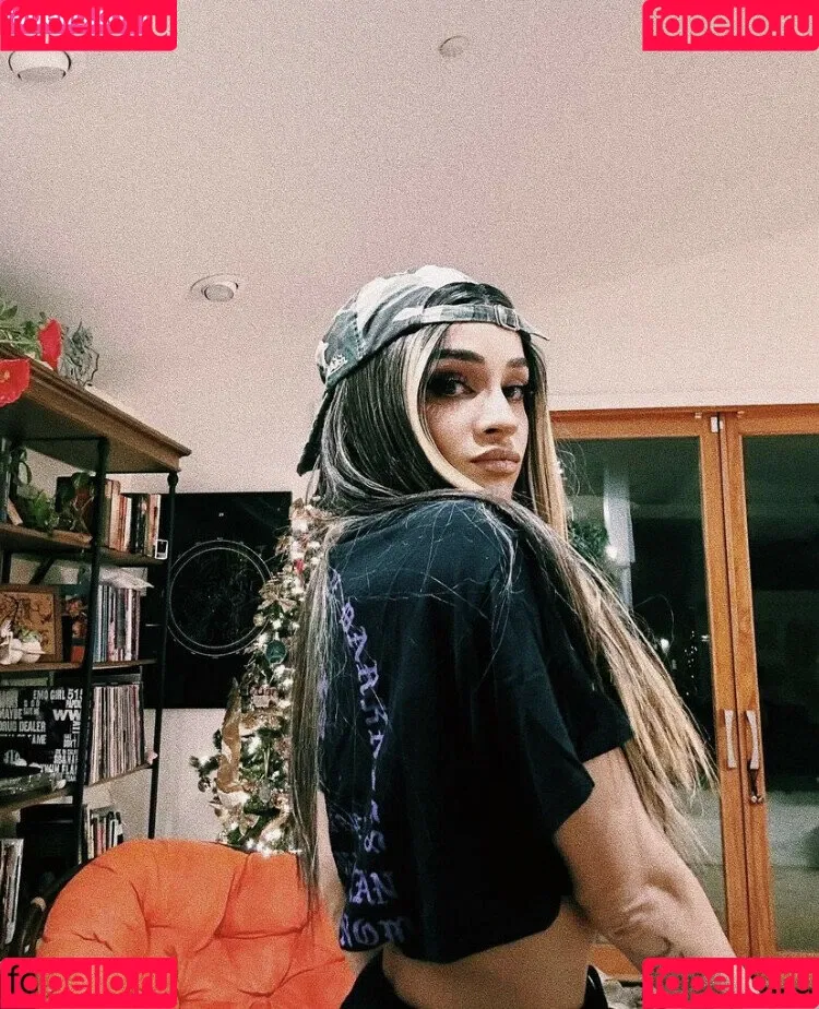 Charlie Girl / Dakota Kai / dakota_kai / imkingkota Onlyfans Photo Gallery 