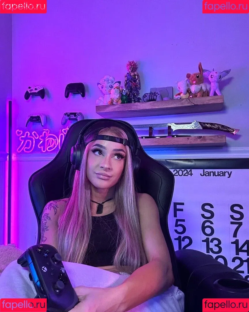 Charlie Girl / Dakota Kai / dakota_kai / imkingkota Onlyfans Photo Gallery 