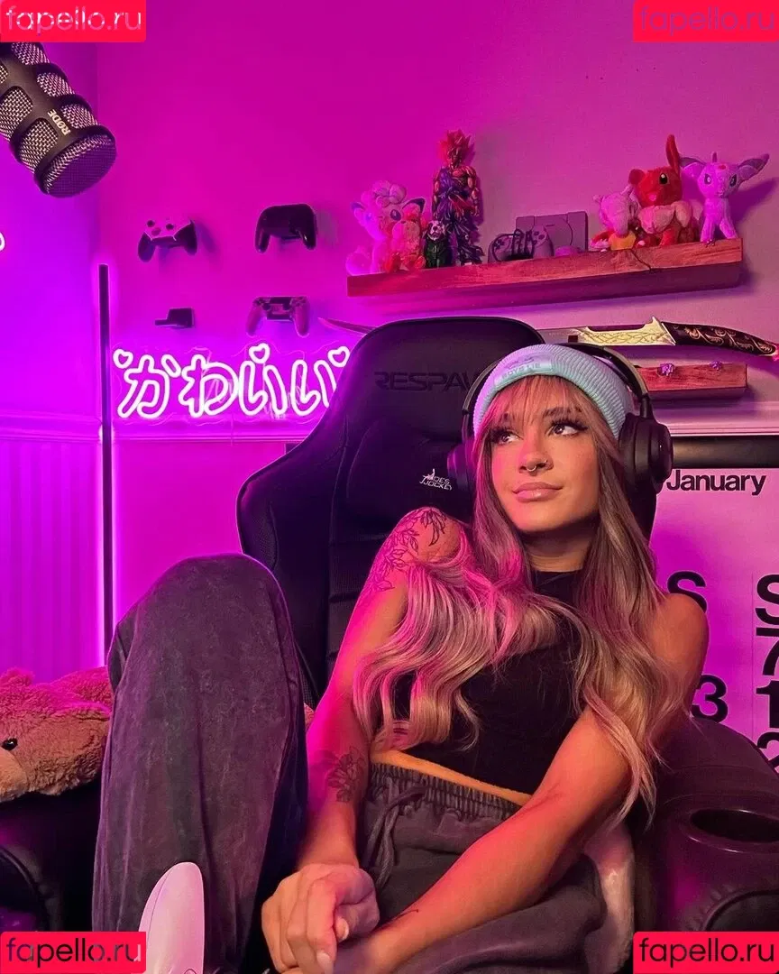 Charlie Girl / Dakota Kai / dakota_kai / imkingkota Onlyfans Photo Gallery 