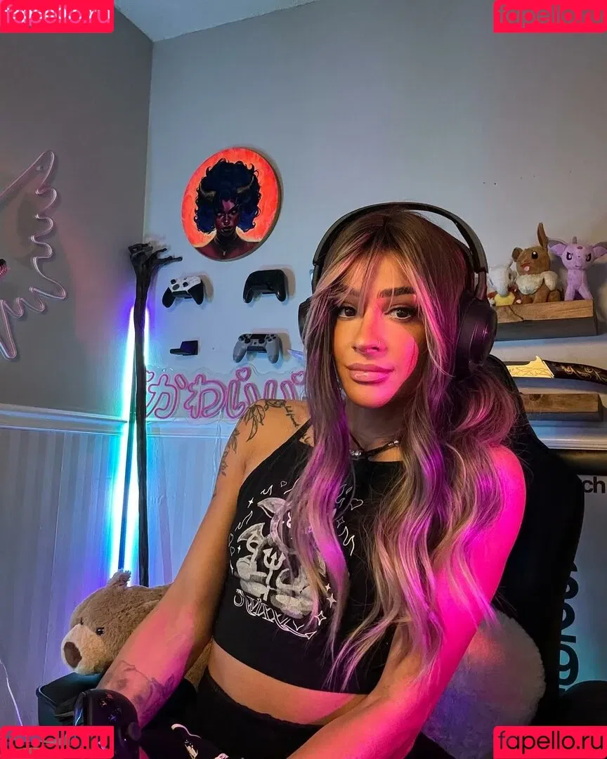 Charlie Girl / Dakota Kai / dakota_kai / imkingkota Onlyfans Photo Gallery 