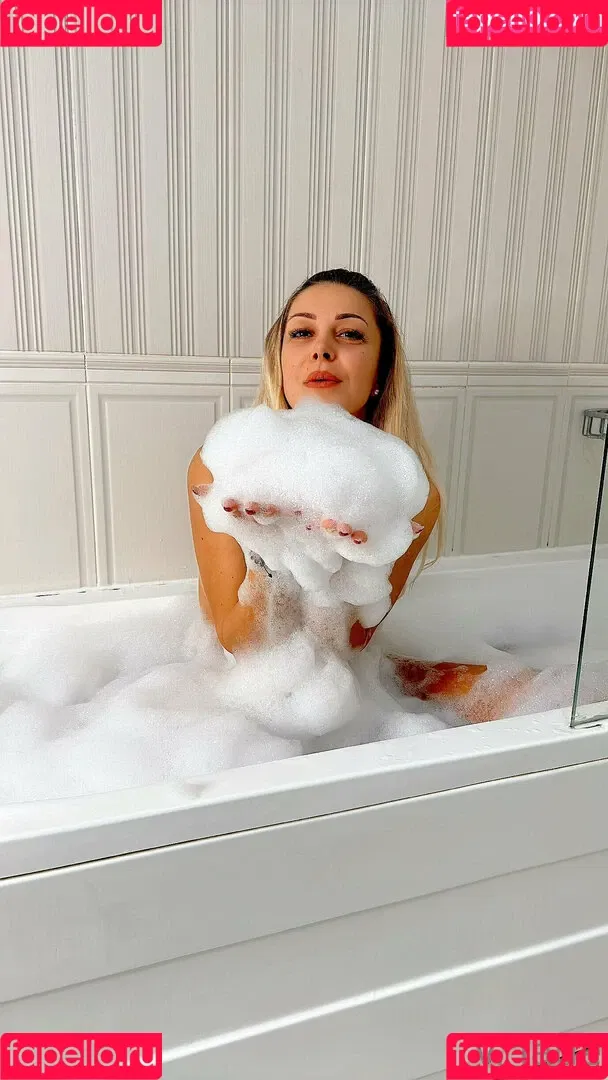 vaya_jade / victoriaa_jade Onlyfans Photo Gallery 