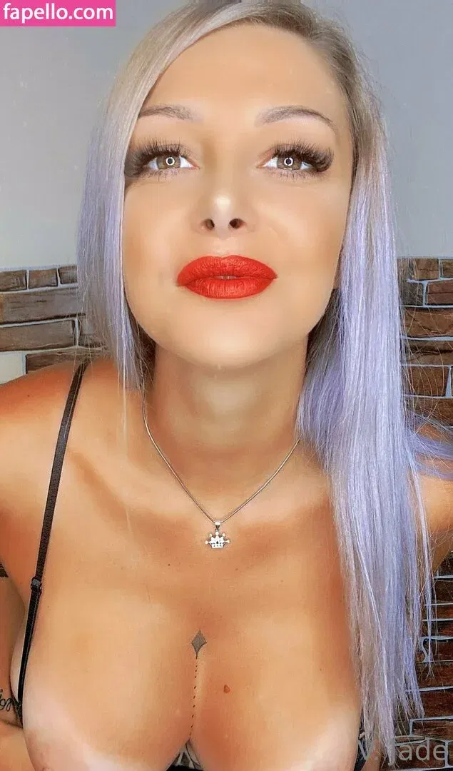 vaya_jade / victoriaa_jade Onlyfans Photo Gallery 