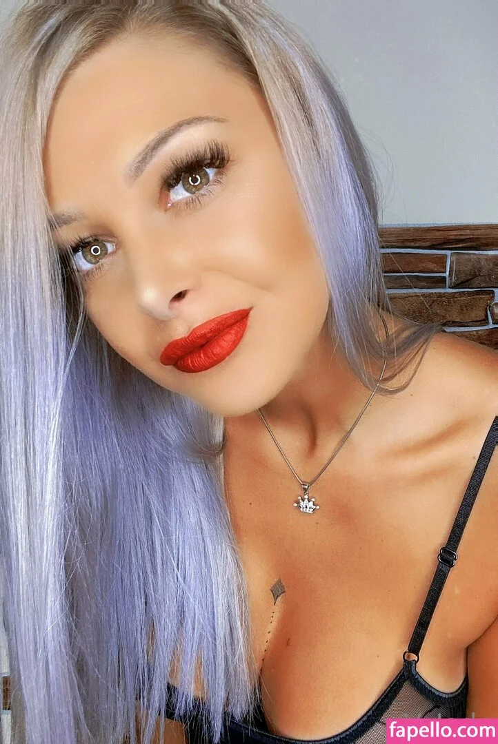 vaya_jade / victoriaa_jade Onlyfans Photo Gallery 