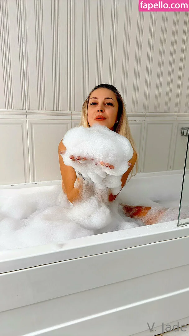 vaya_jade / victoriaa_jade Onlyfans Photo Gallery 