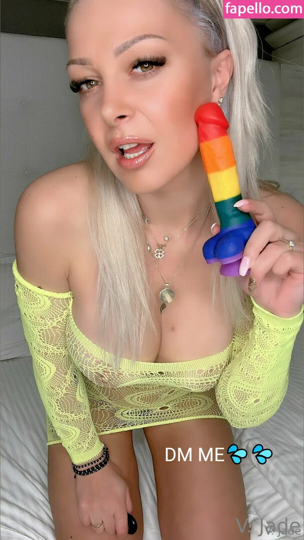 vaya_jade / victoriaa_jade Onlyfans Photo Gallery 