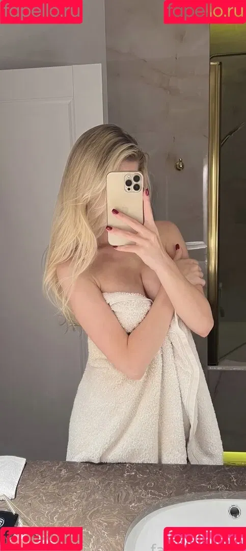 Kriss1one / Krissone / kriss1onee Onlyfans Photo Gallery 