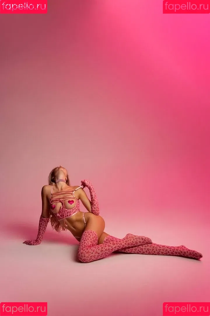 Kriss1one / Krissone / kriss1onee Onlyfans Photo Gallery 