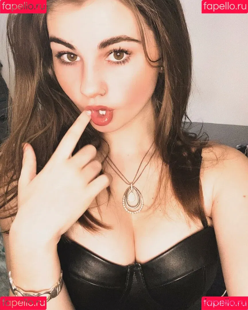 Skye / Skye Doll / dolly6.6 / skyepastapins / skyesharp Onlyfans Photo Gallery 