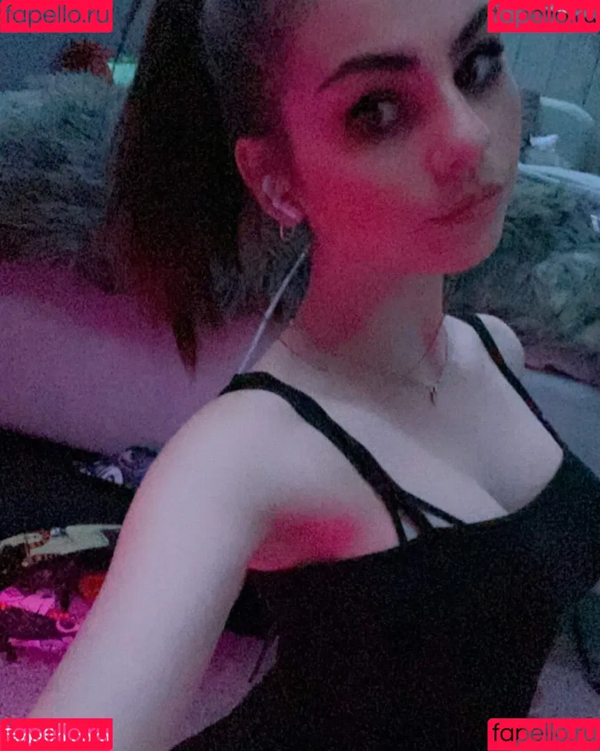 Skye / Skye Doll / dolly6.6 / skyepastapins / skyesharp Onlyfans Photo Gallery 