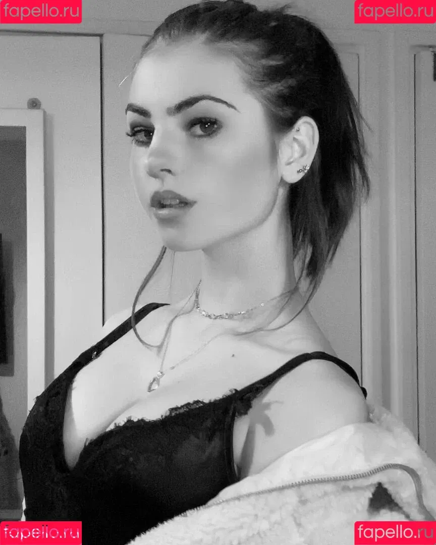 Skye / Skye Doll / dolly6.6 / skyepastapins / skyesharp Onlyfans Photo Gallery 