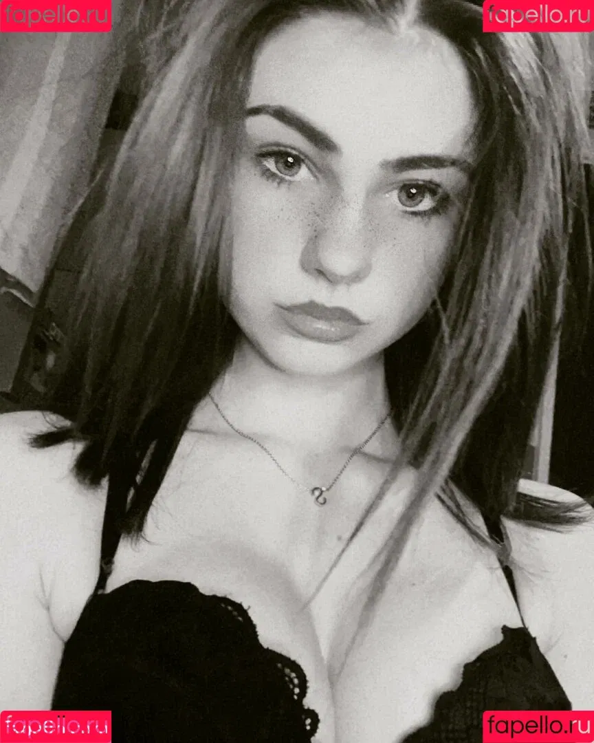 Skye / Skye Doll / dolly6.6 / skyepastapins / skyesharp Onlyfans Photo Gallery 