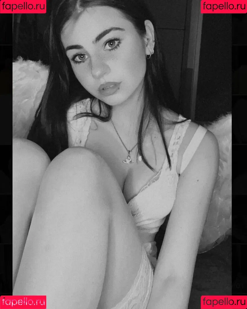 Skye / Skye Doll / dolly6.6 / skyepastapins / skyesharp Onlyfans Photo Gallery 