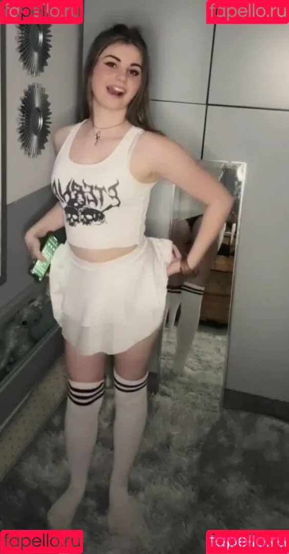 Skye / Skye Doll / dolly6.6 / skyepastapins / skyesharp Onlyfans Photo Gallery 
