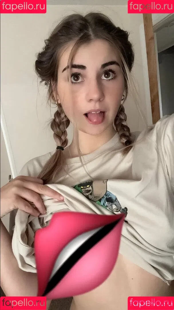 Skye / Skye Doll / dolly6.6 / skyepastapins / skyesharp Onlyfans Photo Gallery 