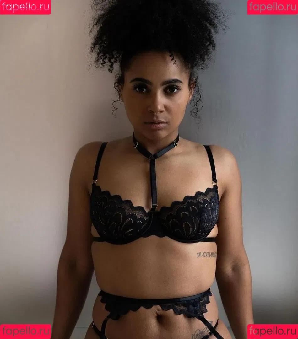 graefiin_melanin / graefiinmelanin Onlyfans Photo Gallery 