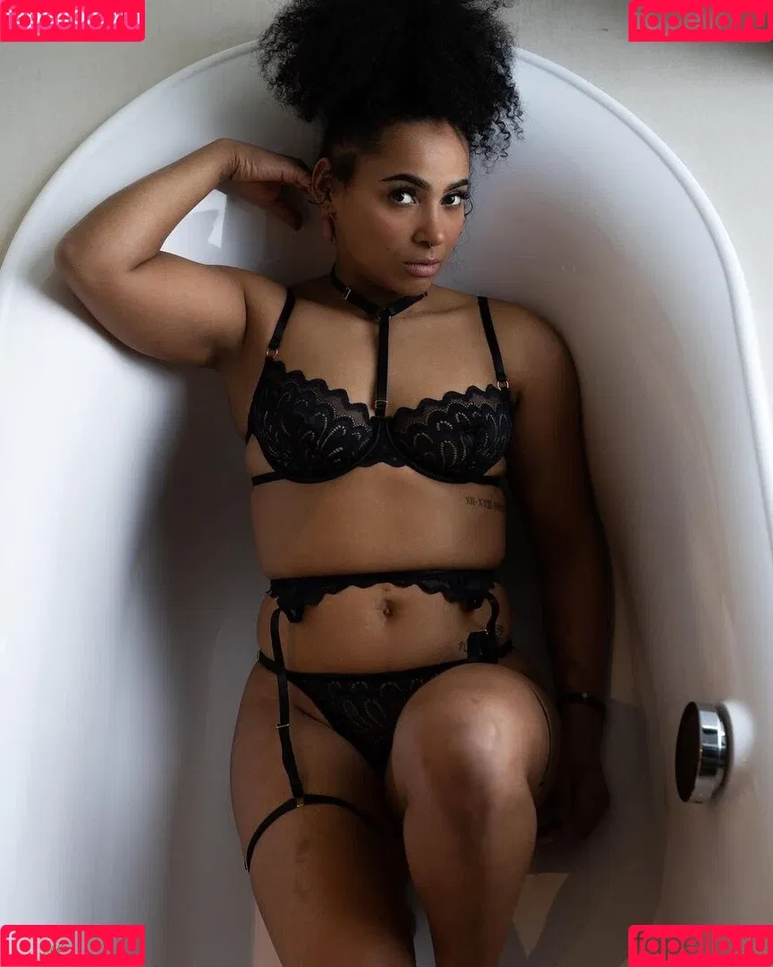graefiin_melanin / graefiinmelanin Onlyfans Photo Gallery 