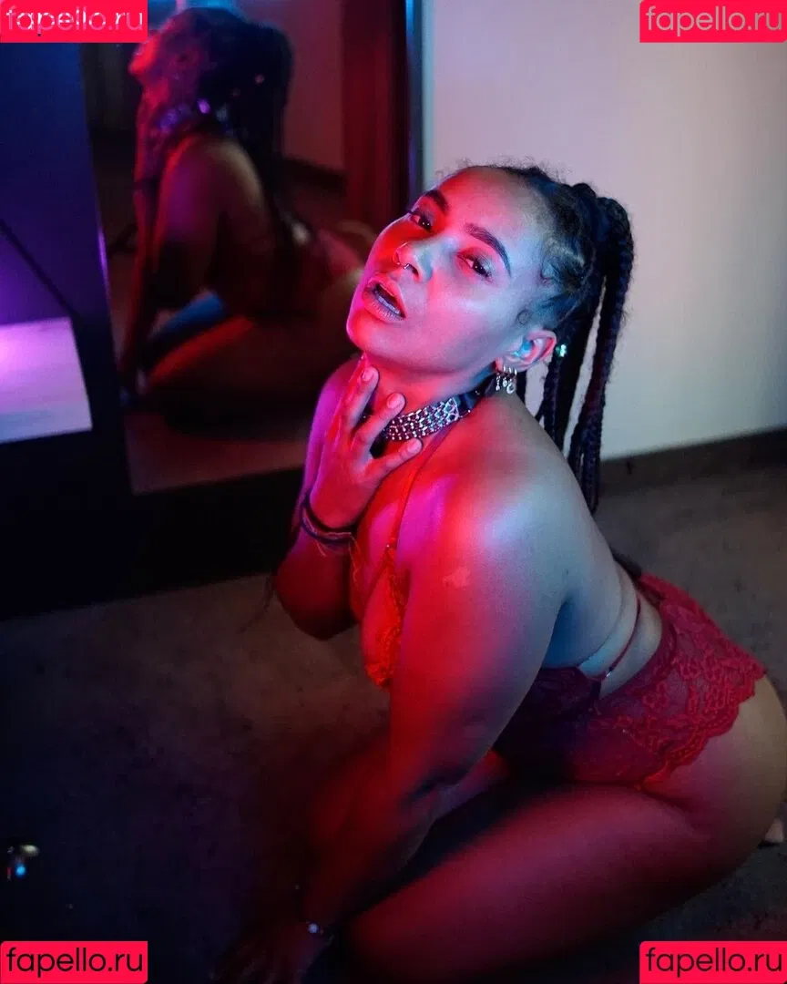 graefiin_melanin / graefiinmelanin Onlyfans Photo Gallery 