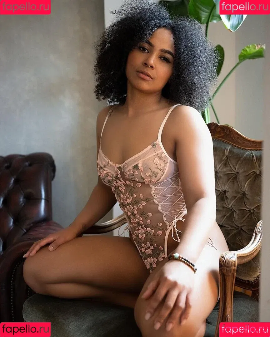 graefiin_melanin / graefiinmelanin Onlyfans Photo Gallery 