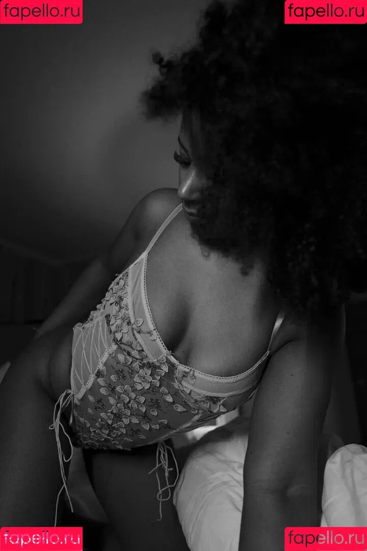 graefiin_melanin / graefiinmelanin Onlyfans Photo Gallery 