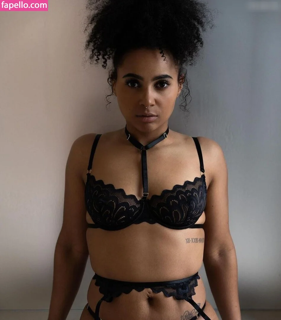 graefiin_melanin / graefiinmelanin Onlyfans Photo Gallery 