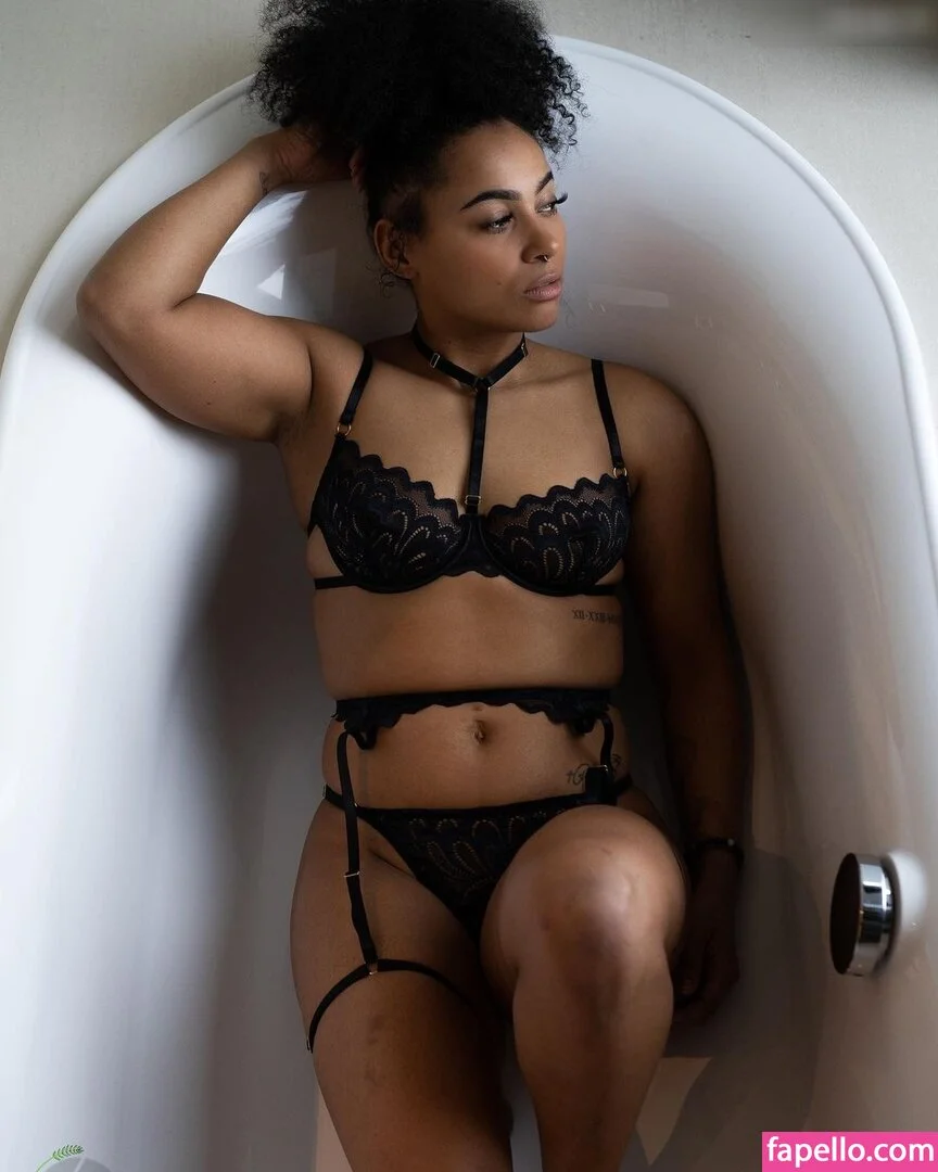 graefiin_melanin / graefiinmelanin Onlyfans Photo Gallery 