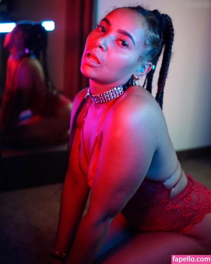 graefiin_melanin / graefiinmelanin Onlyfans Photo Gallery 