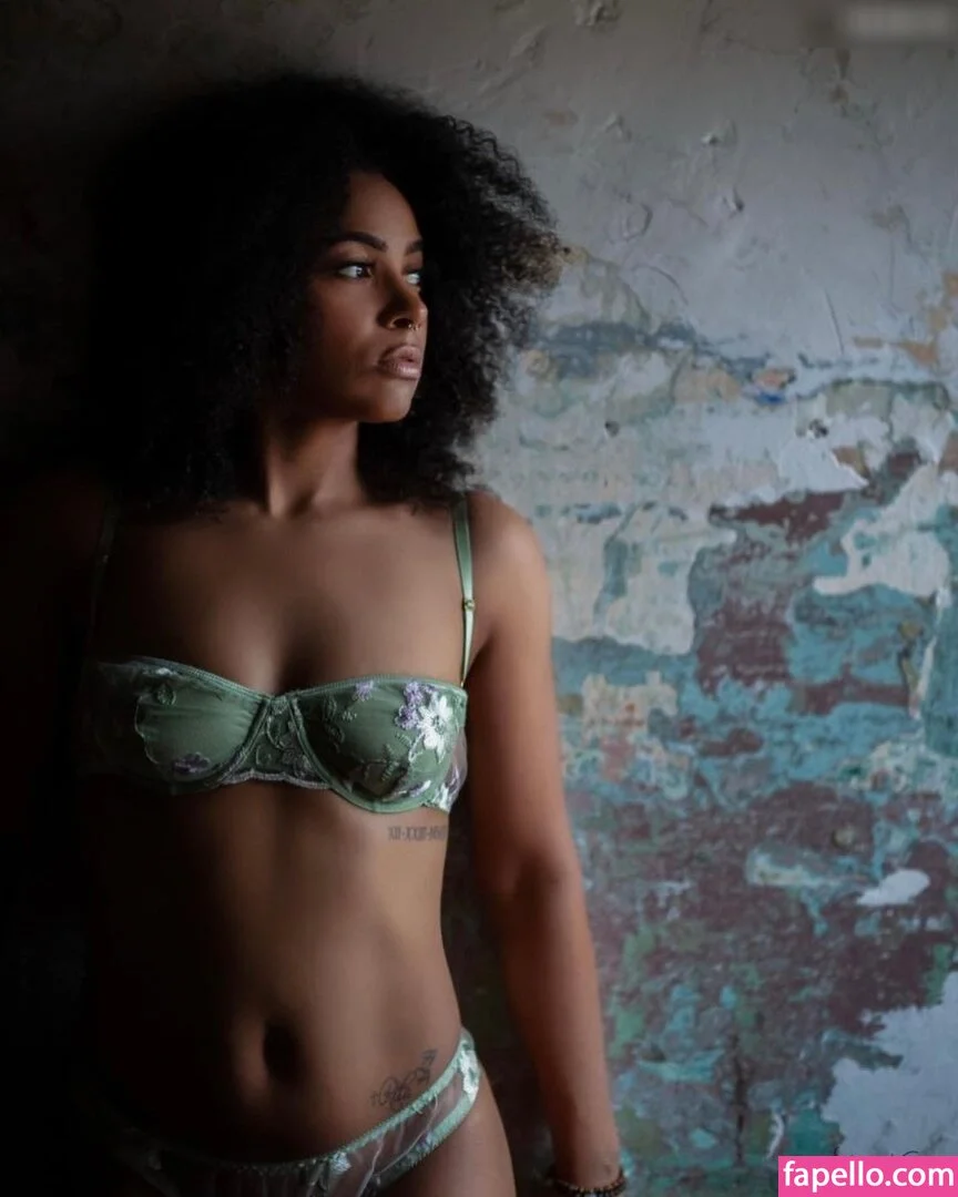 graefiin_melanin / graefiinmelanin Onlyfans Photo Gallery 