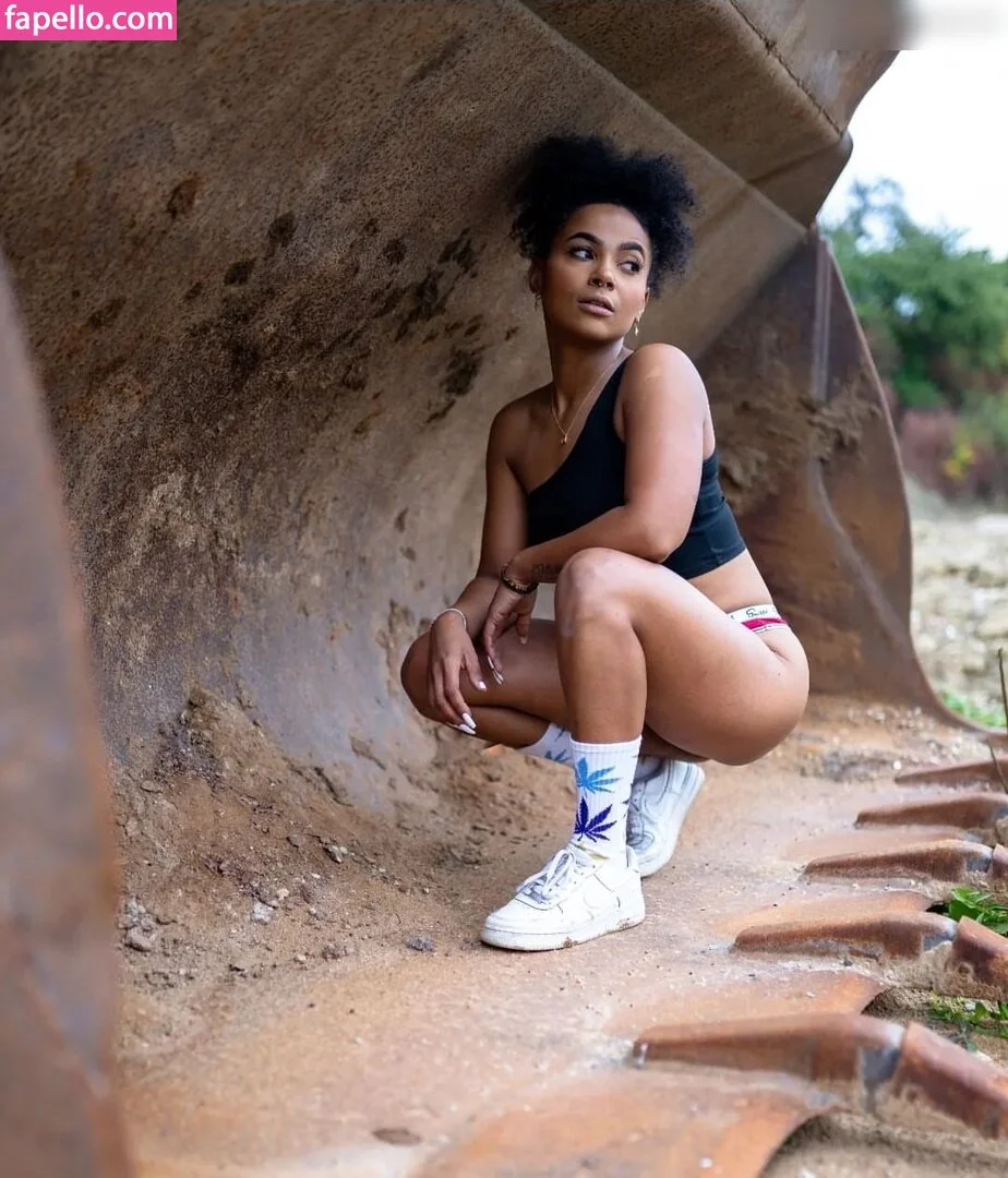 graefiin_melanin / graefiinmelanin Onlyfans Photo Gallery 