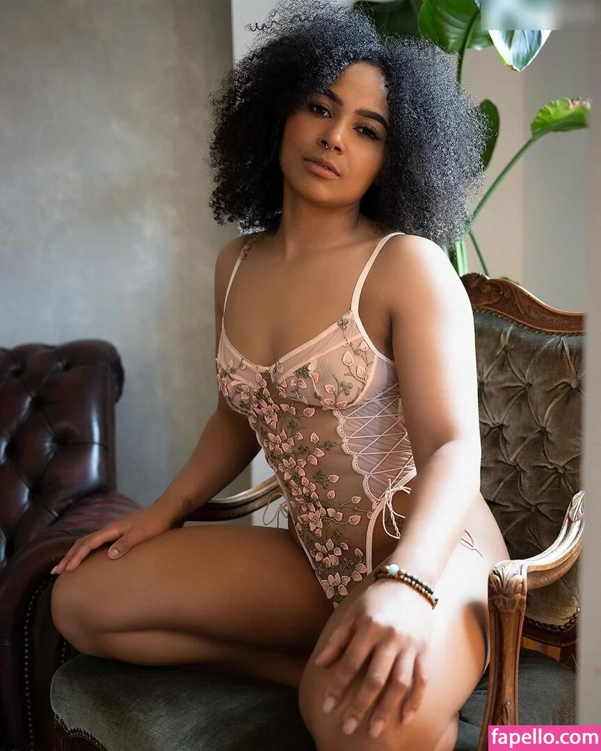 graefiin_melanin / graefiinmelanin Onlyfans Photo Gallery 