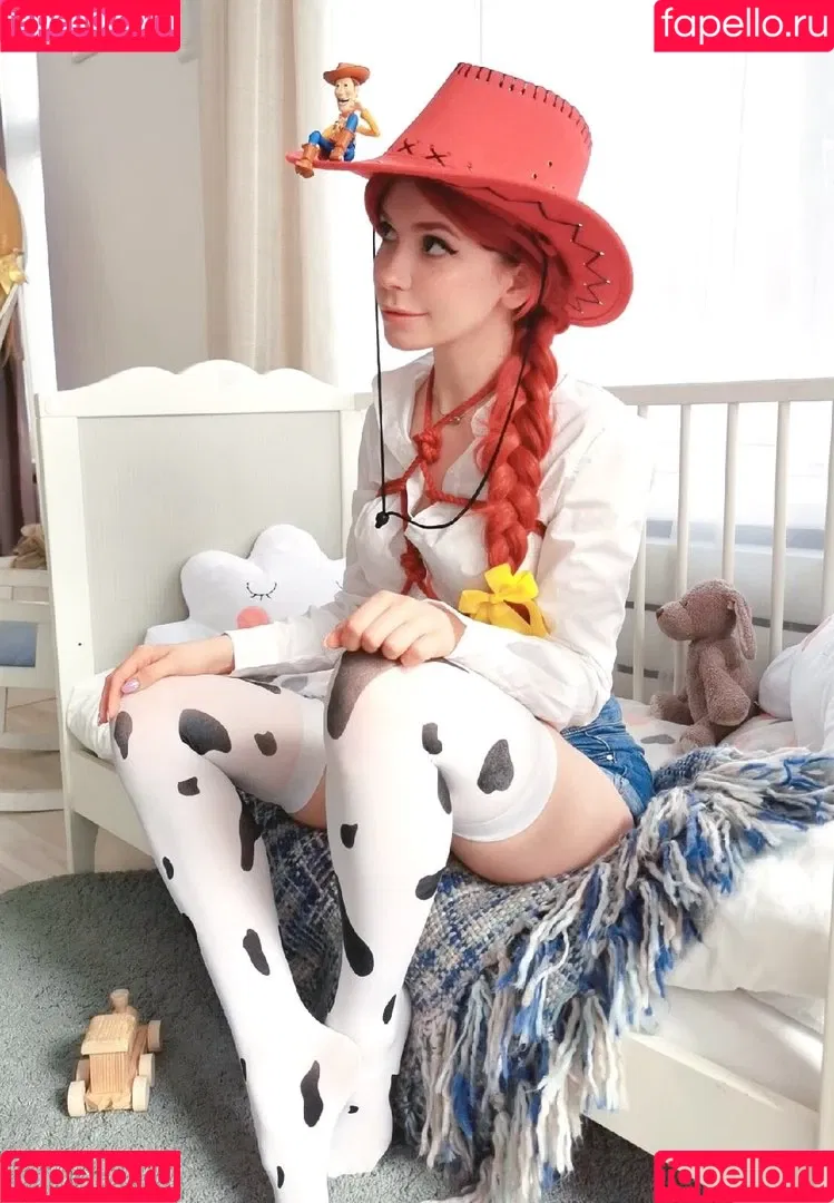 Alexandra Bodler / Caterpillar / caterpillar_cos / caterpillarcos Onlyfans Photo Gallery 