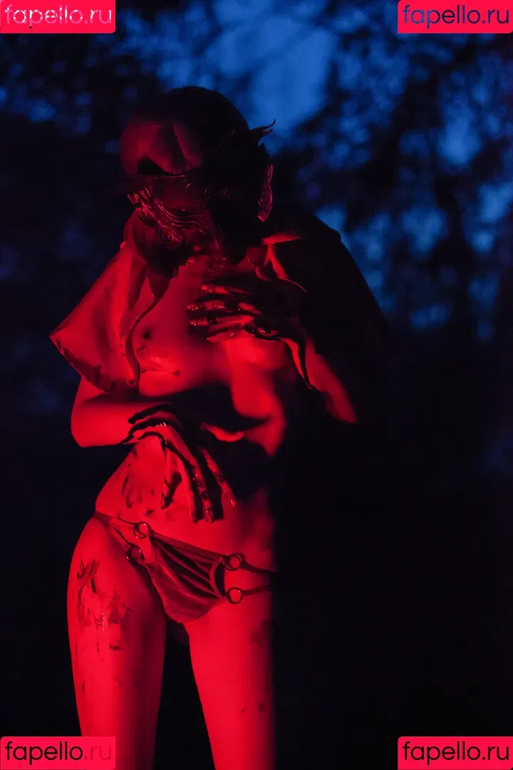 Alexandra Bodler / Caterpillar / caterpillar_cos / caterpillarcos Onlyfans Photo Gallery 