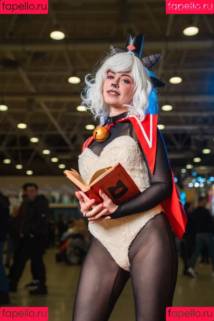 Alexandra Bodler / Caterpillar / caterpillar_cos / caterpillarcos Onlyfans Photo Gallery 