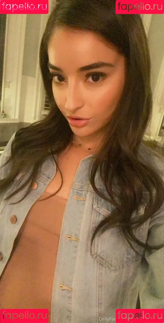 Emily Willis / emilywillisx3 / emilywillisxoxo / emilywillisxxx Onlyfans Photo Gallery 