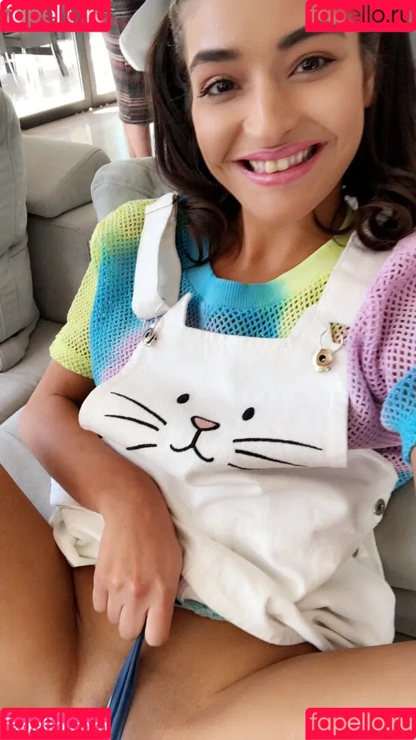 Emily Willis / emilywillisx3 / emilywillisxoxo / emilywillisxxx Onlyfans Photo Gallery 