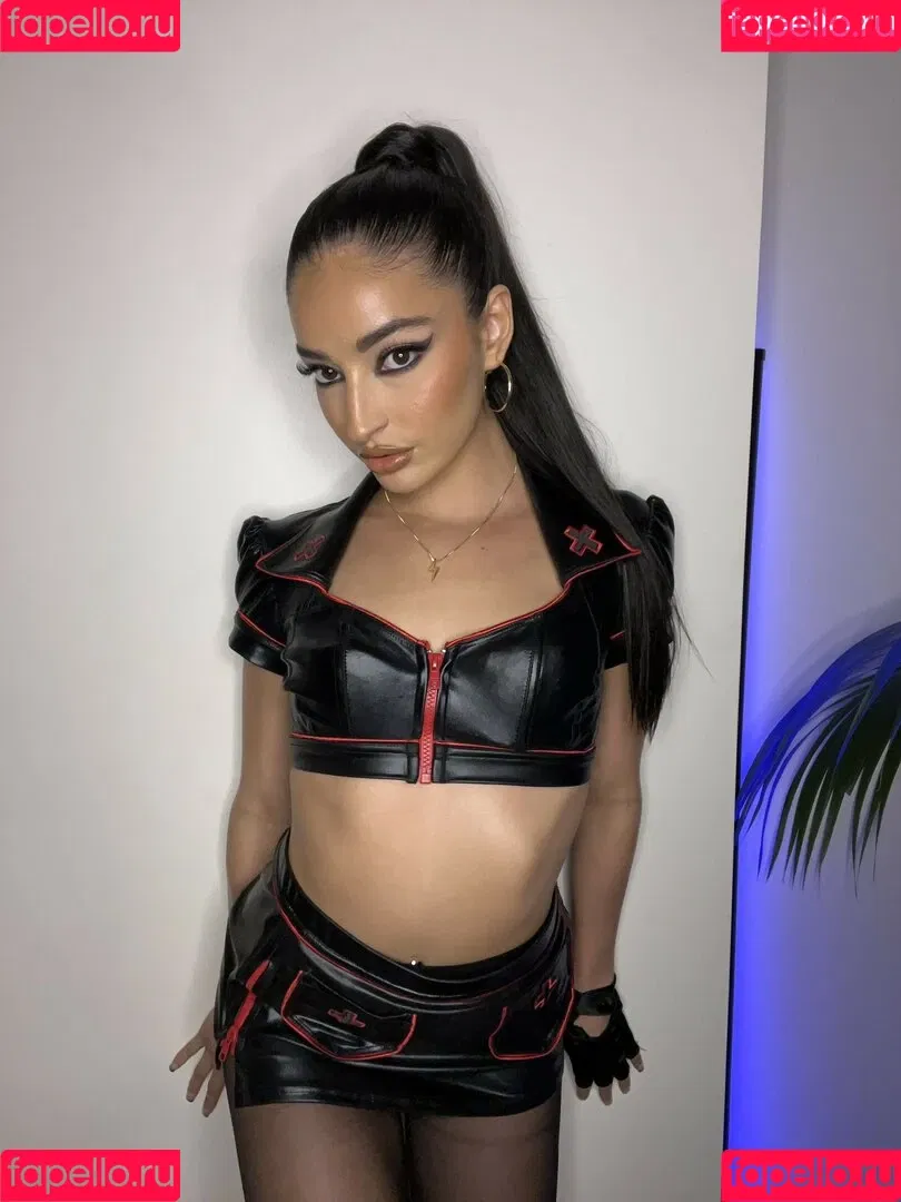 Emily Willis / emilywillisx3 / emilywillisxoxo / emilywillisxxx Onlyfans Photo Gallery 