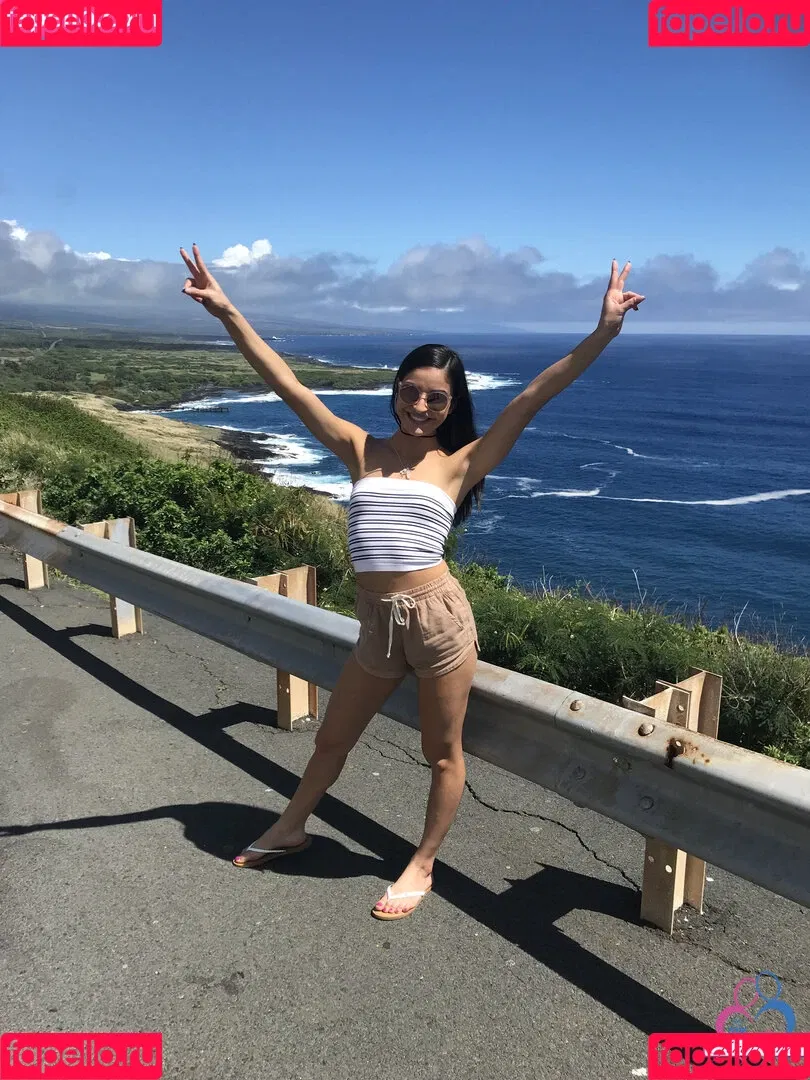 Emily Willis / emilywillisx3 / emilywillisxoxo / emilywillisxxx Onlyfans Photo Gallery 