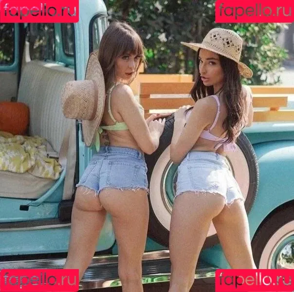 Emily Willis / emilywillisx3 / emilywillisxoxo / emilywillisxxx Onlyfans Photo Gallery 