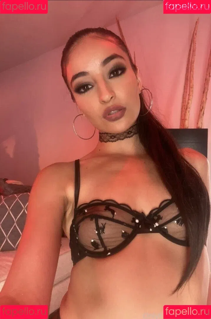 Emily Willis / emilywillisx3 / emilywillisxoxo / emilywillisxxx Onlyfans Photo Gallery 