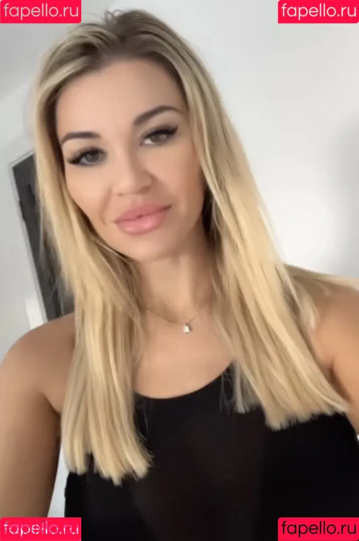 Christine McGuinness / mrscmcguinness Onlyfans Photo Gallery 