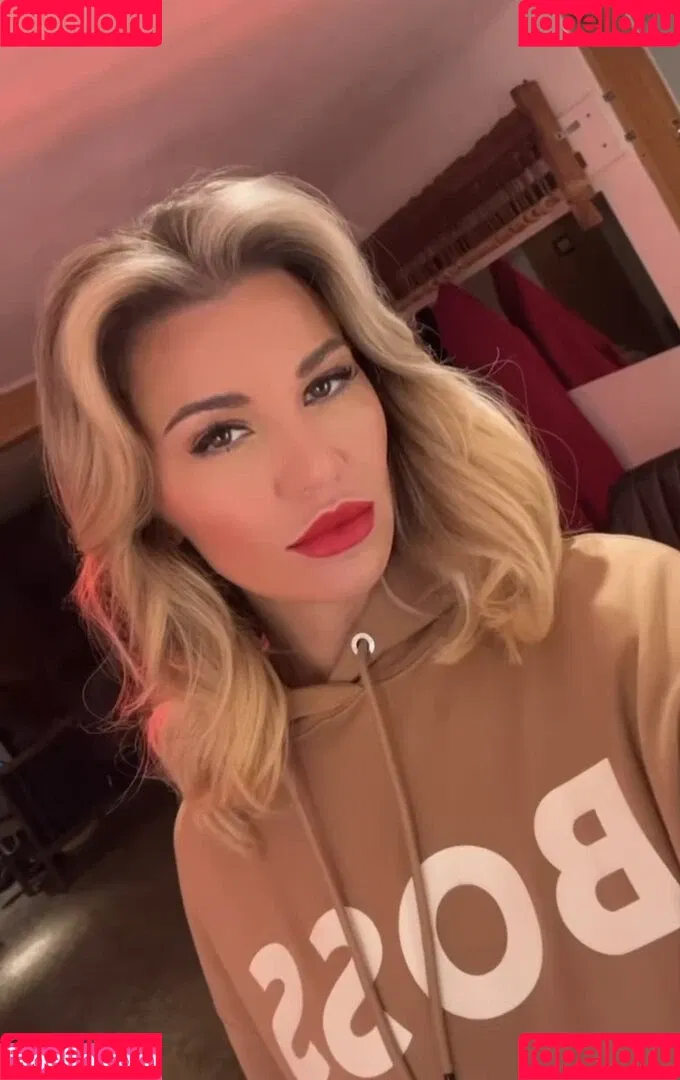 Christine McGuinness / mrscmcguinness Onlyfans Photo Gallery 