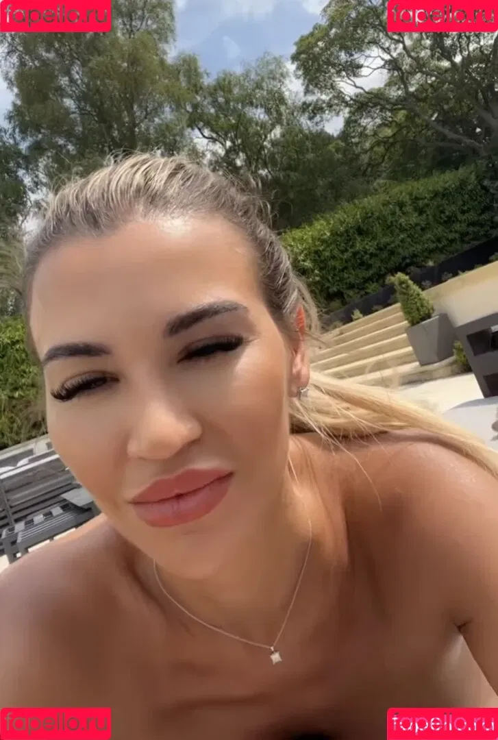 Christine McGuinness / mrscmcguinness Onlyfans Photo Gallery 