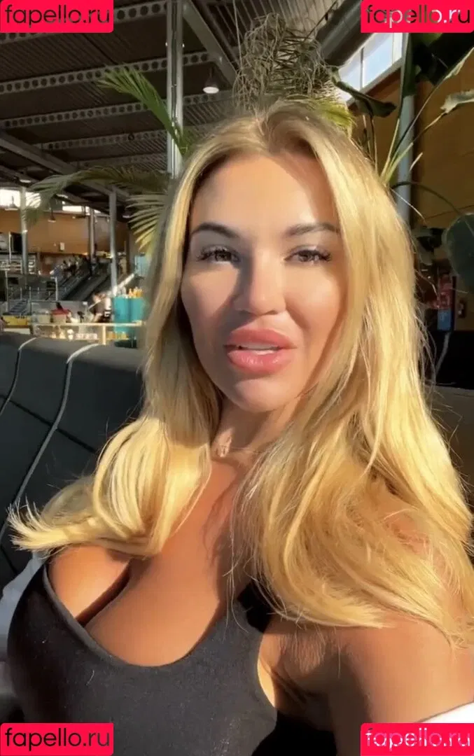 Christine McGuinness / mrscmcguinness Onlyfans Photo Gallery 